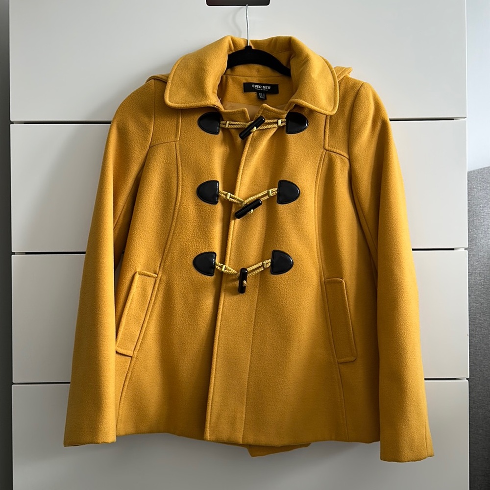 Crop Yellow Pea Coat